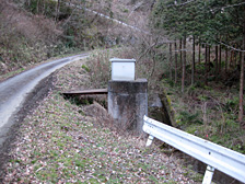 写真：ため池流入量観測